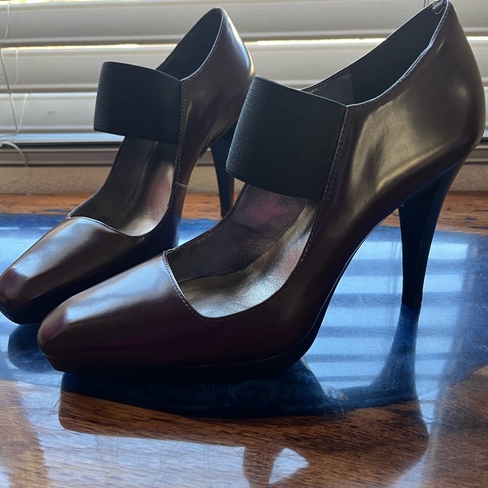 Elegant Dark Plum Heels with Strap